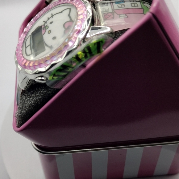 Hello Kitty Pink Kids Watch NWT - Picture 5 of 7